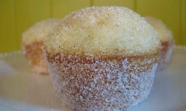 MUFFINS THAT TASTE LIKE DOUGHNUTS