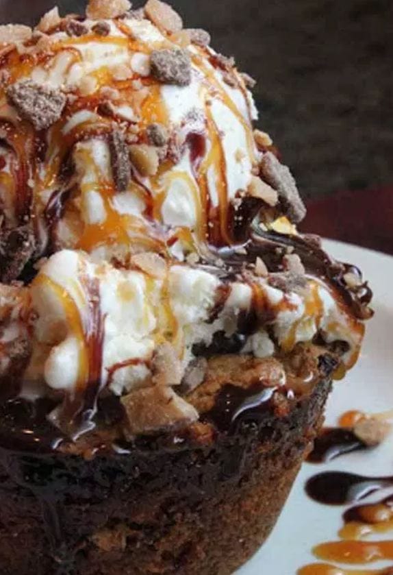 Ooey Gooey Toffee Cake