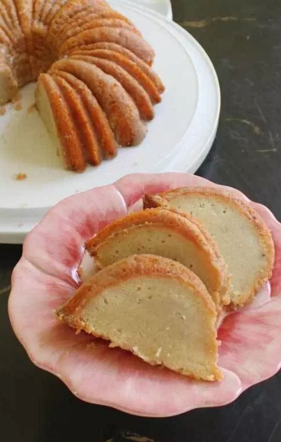 Caramel Banana Bundt Cake