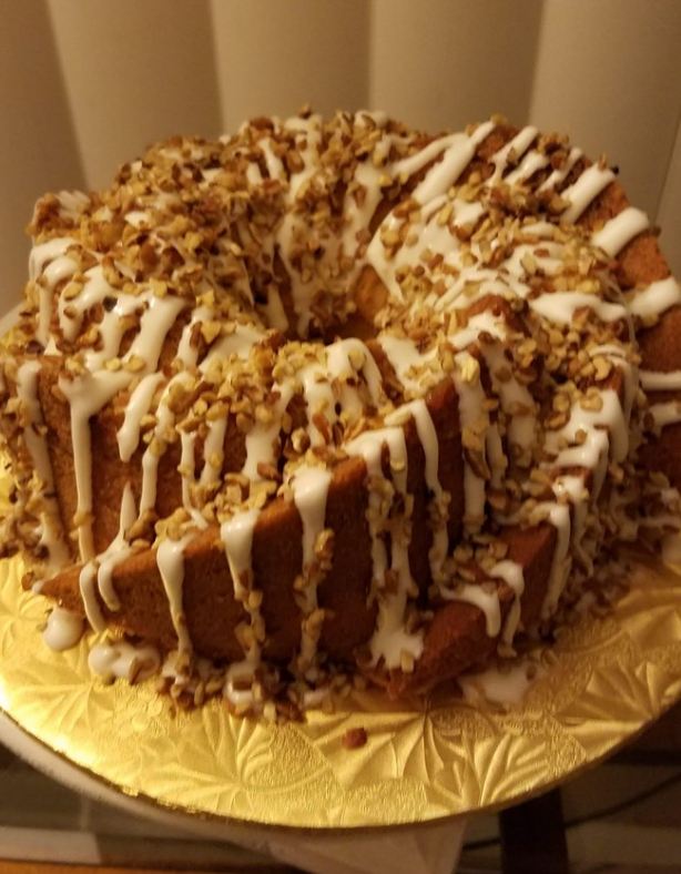 Cinnamon Roll Pound Cake With Cream Cheese Glaze And Pecans 3455