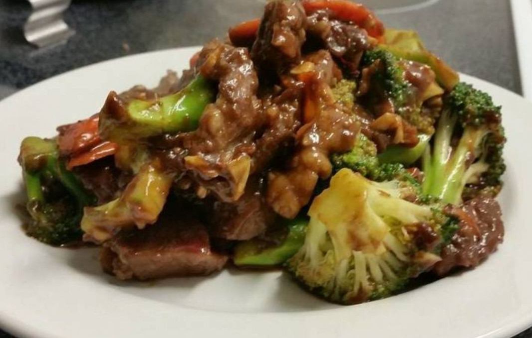 Easy Beef And Broccoli (With Carrots) | worldofcooking.net