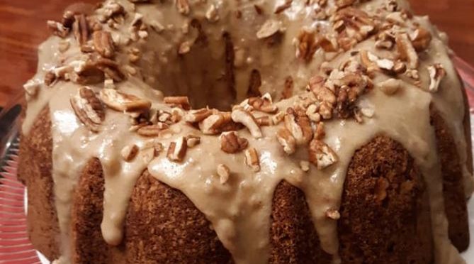 Southern Pecan Pound Cake With A Caramel Pecan Glaze Youre Gonna Back After All 