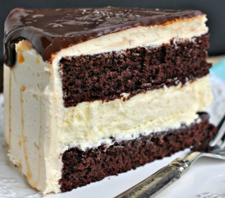 Salted Caramel Chocolate Cheesecake Cake | worldofcooking.net