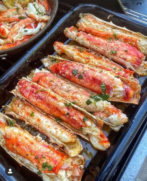 "Experience the delight of Grilled Crab Legs with Herb Butter - a succulent seafood recipe infused with aromatic herb butter. Perfect for special occasions or weeknight dinners."