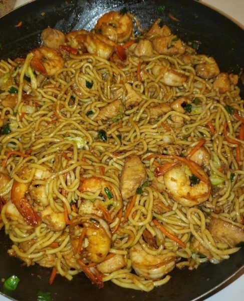 Shrimp And Chicken Chow Mein | worldofcooking.net