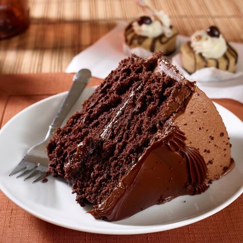 Delicious chocolate cake with frosting