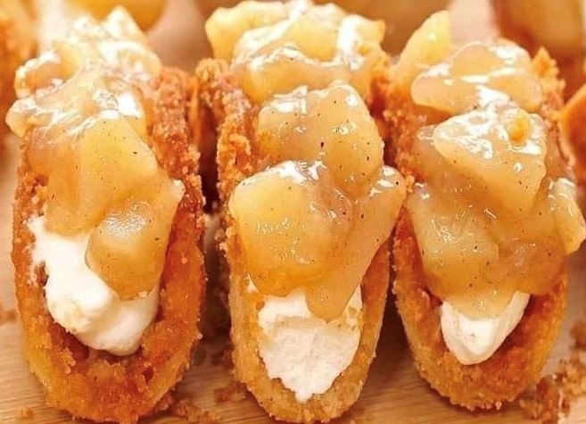 Apple Pie Cheese cake Tacos