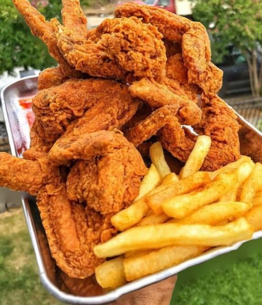 "Crispy Fried Chicken Wings"