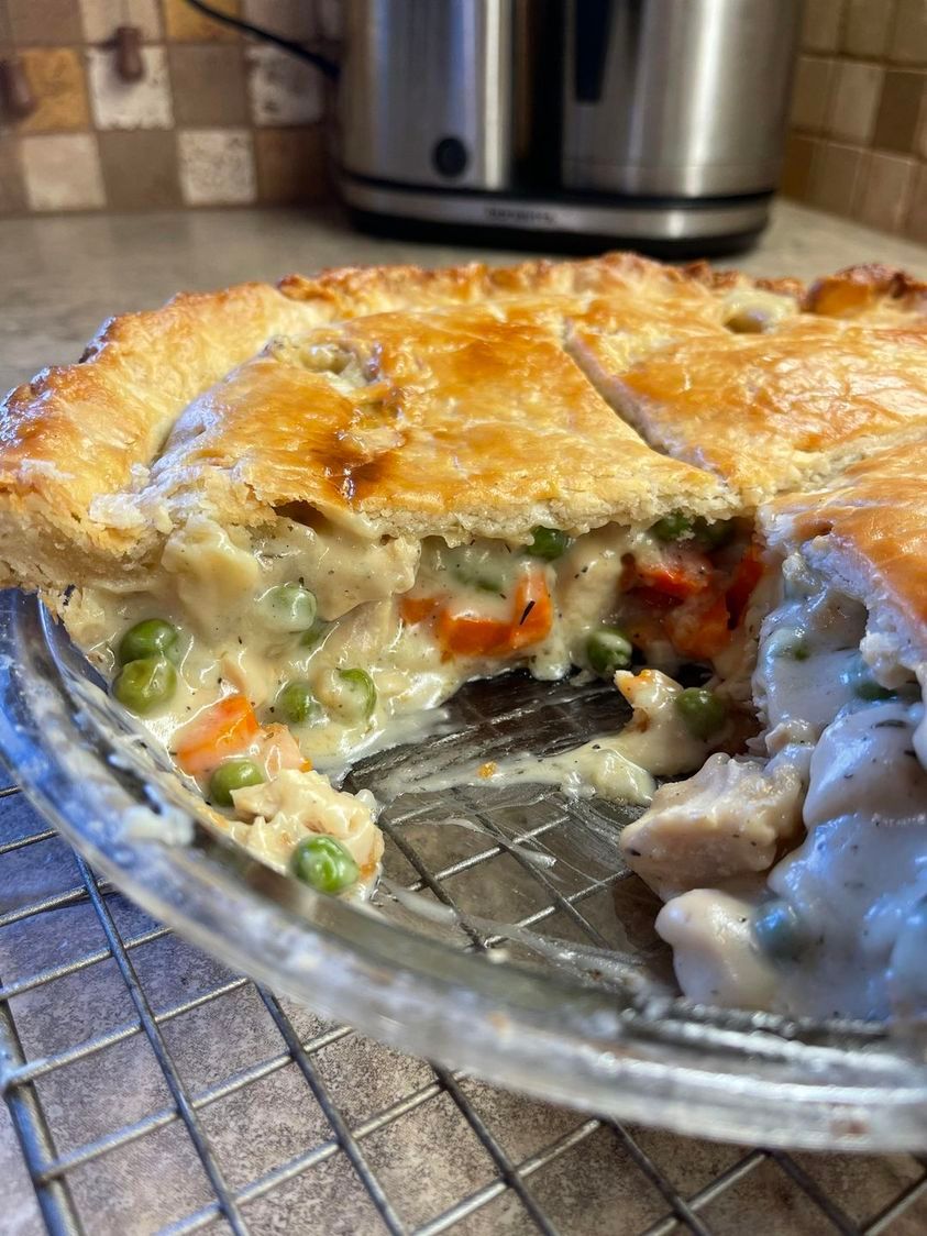 Vegan Pot Pie with Homemade Crust: A Golden Delight