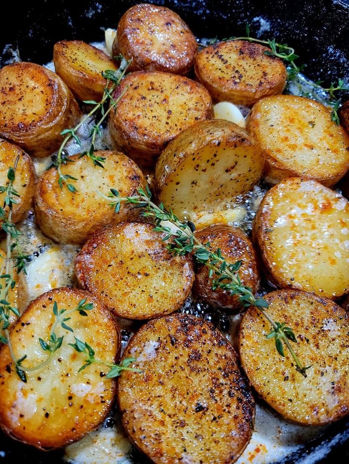 Roasted New Potatoes With Thyme and Garlic
