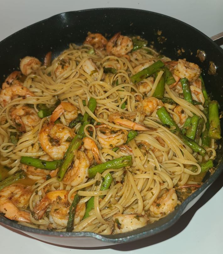 Upgrade your pasta game with this Shrimp Scampi Linguine with Asparagus recipe. It's a classic Italian dish with a fresh twist that's sure to impress.