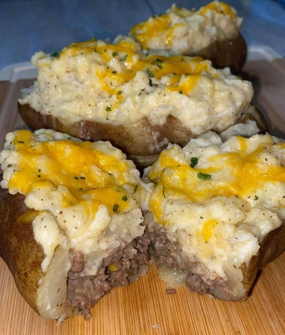 "Broccoli and Cheddar Cheese Baked Potato Twice: A delightful culinary creation"