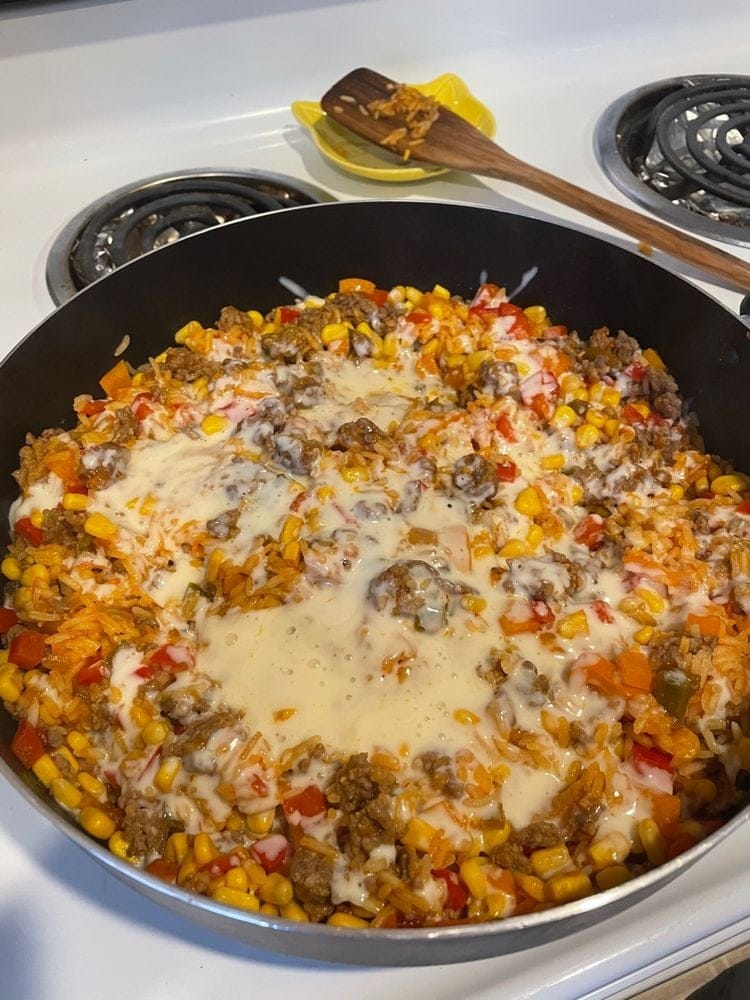 Easy Stuffed Pepper Casserole showcasing a mouthwatering blend of ground beef, bell peppers, and melted cheese.