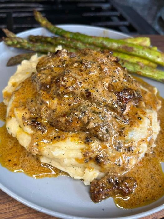 Chicken with Creamy Dijon Sauce and Mashed Potatoes - A Gourmet Culinary Masterpiece